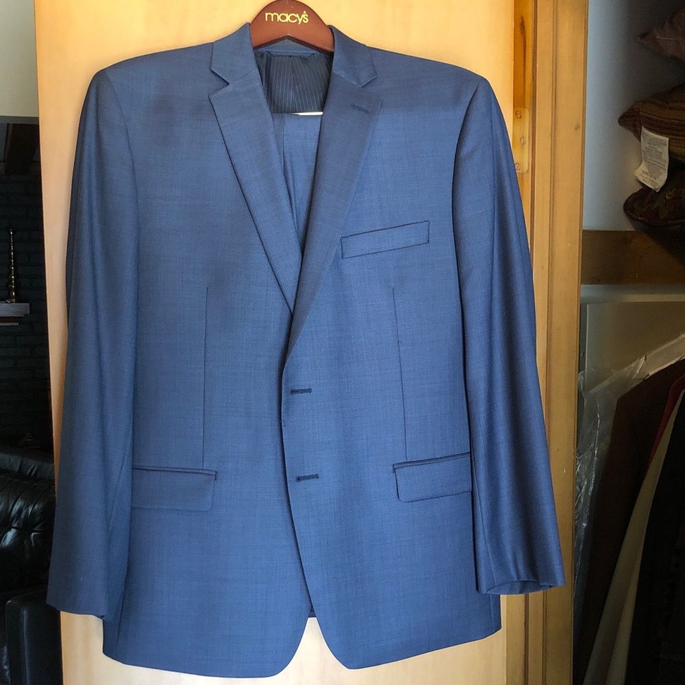 Calvin Klein Blue Two-Button Men's Wool Suit with Double Back Vents size 42 slim